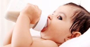 كيف تقومين بتنظيف اسنان طفلك؟