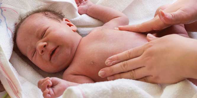 7 نصائح هامة لمنع جفاف الجلد لدى الرضع