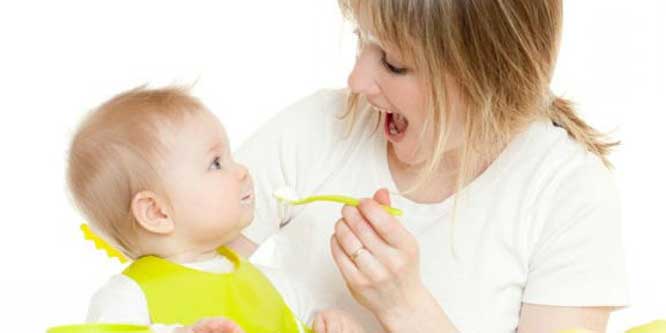 10 أطعمة لا تقدميها لطفلك الرضيع